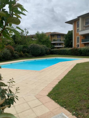 City Rose T2 calme , parking privé, piscine, tout confort